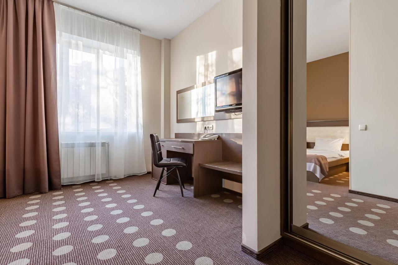 Hotel Ambassador Plaza Kiev Exterior foto