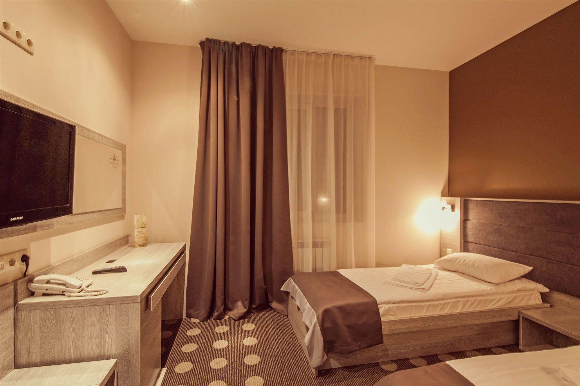 Hotel Ambassador Plaza Kiev Exterior foto